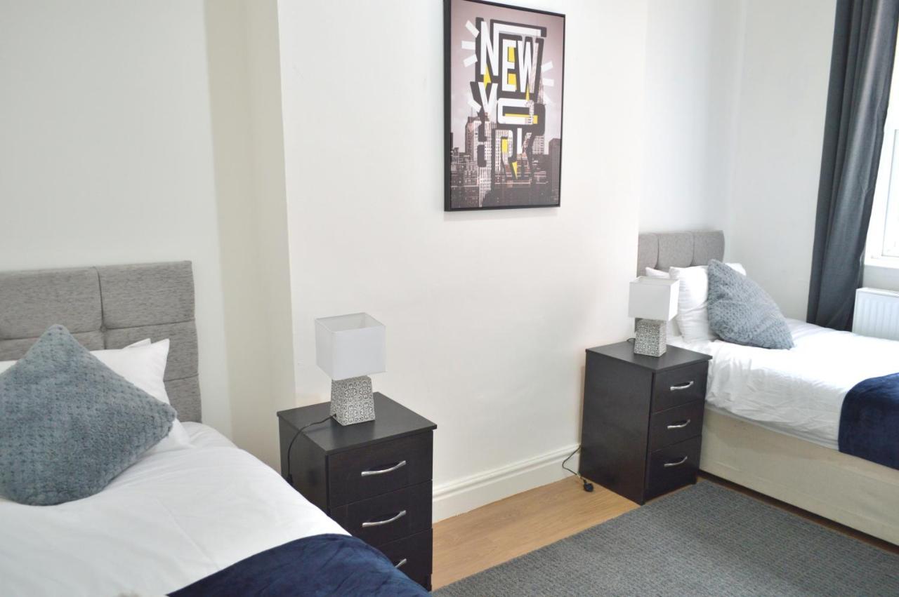 Beautiful Two-Bed Apartment With Driveway Parking Нотингам Екстериор снимка