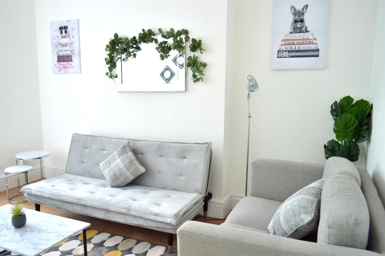 Beautiful Two-Bed Apartment With Driveway Parking Нотингам Екстериор снимка