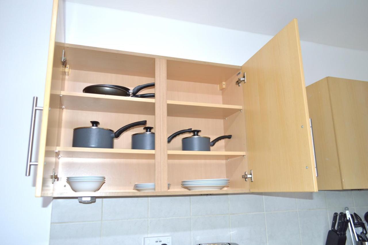 Beautiful Two-Bed Apartment With Driveway Parking Нотингам Екстериор снимка
